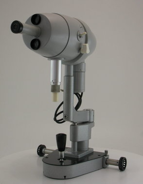 Ophthalmometer Carl Zeiss "Bombe" Modell G auf Haag-Streit-Einhandbasis, gebraucht, guter Zustand, Artikelnummer: 017527