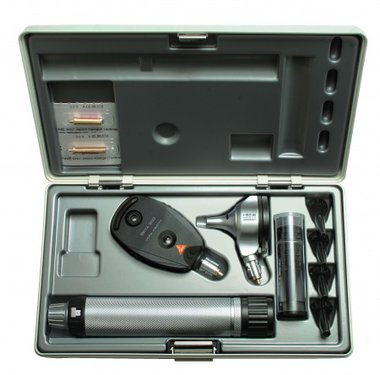 HEINE Diagnostic Set with BETA 200 Ophthalmoscope, BETA 200 f.O. Otoscope, 3,5 Volt (NiMH) with rechargeable handle for mains socket, Item No.: 09042013k01